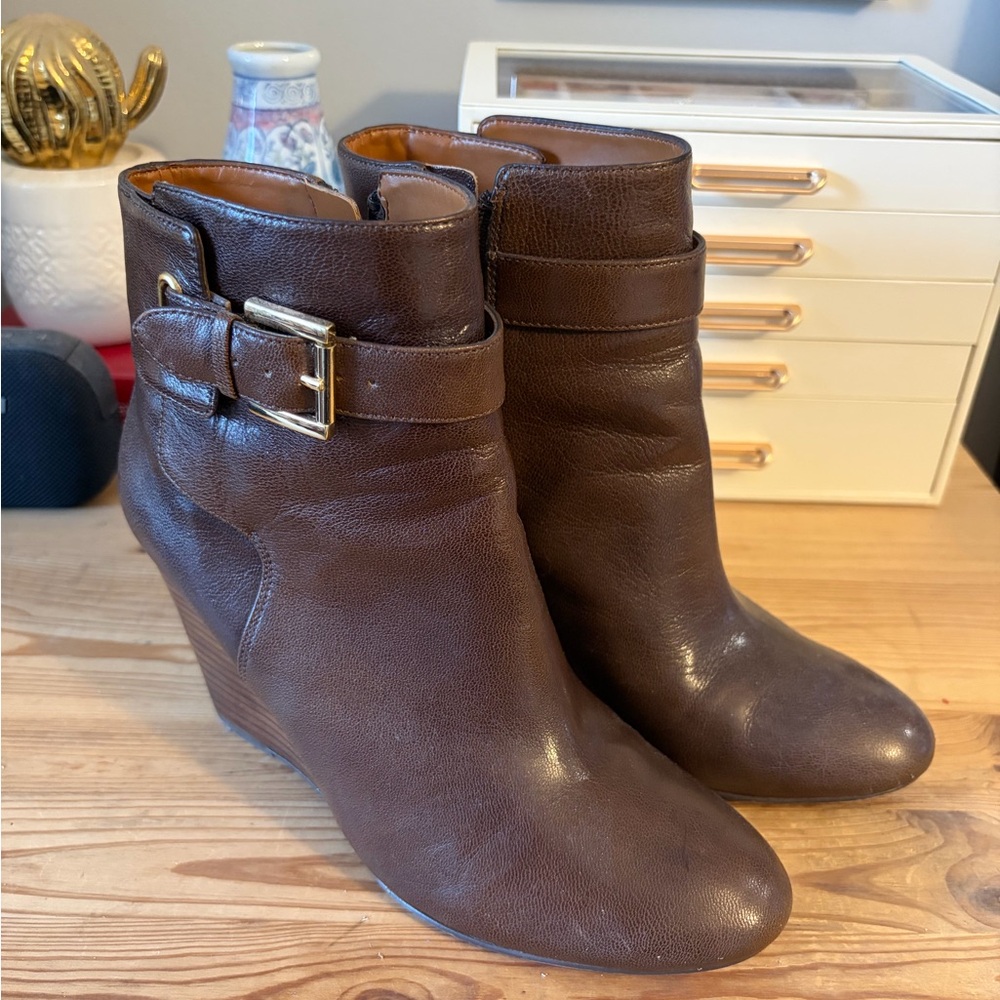 Nine West Women's Brown Leather Wedge Ankle Boots with Buckle Size 8